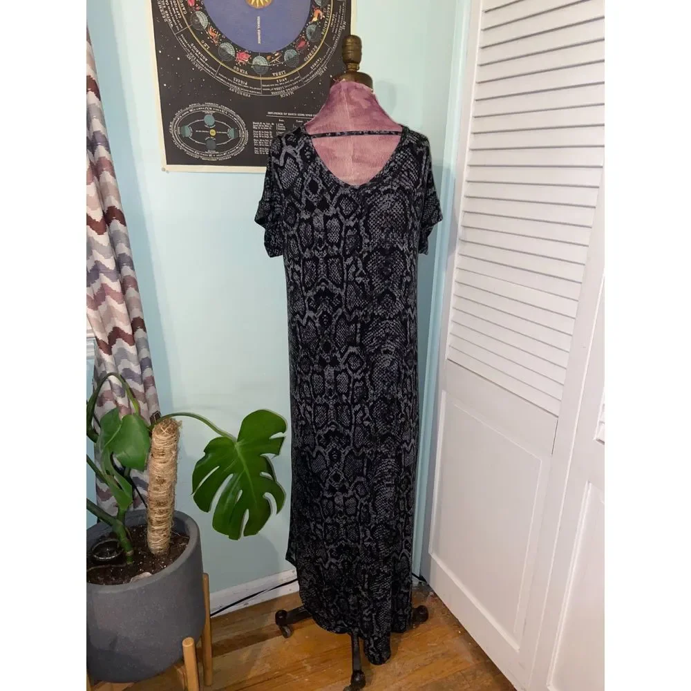 LuLaRoe Black & Gray Snake Print Short Sleeve Maxi Dress - M - Picture 4 of 6
